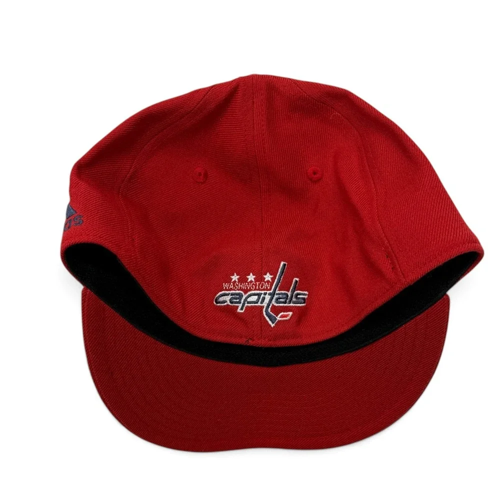 Adidas Washington Capitals NHL Red Flat Brim Stretch Fit Hat S/M CAPS Logo